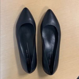 Ecco pointed toe leather ballerina flats